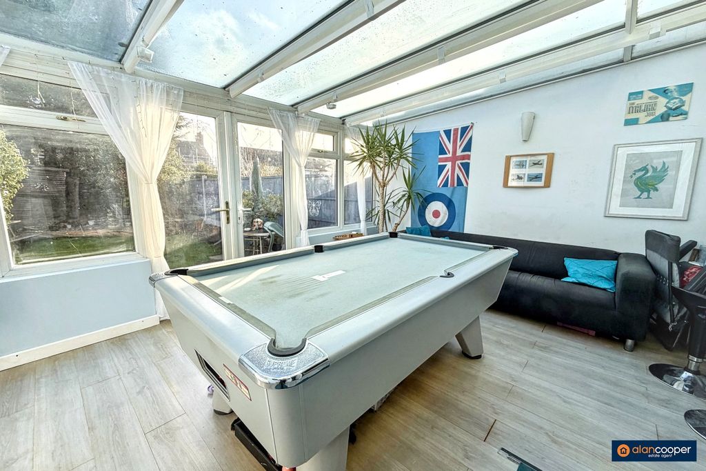 Property photo 2 of 13 3932274