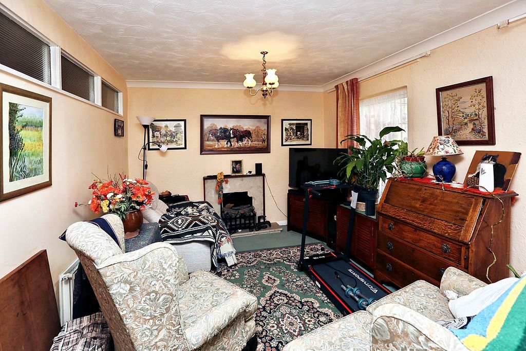 Property photo 2 of 16