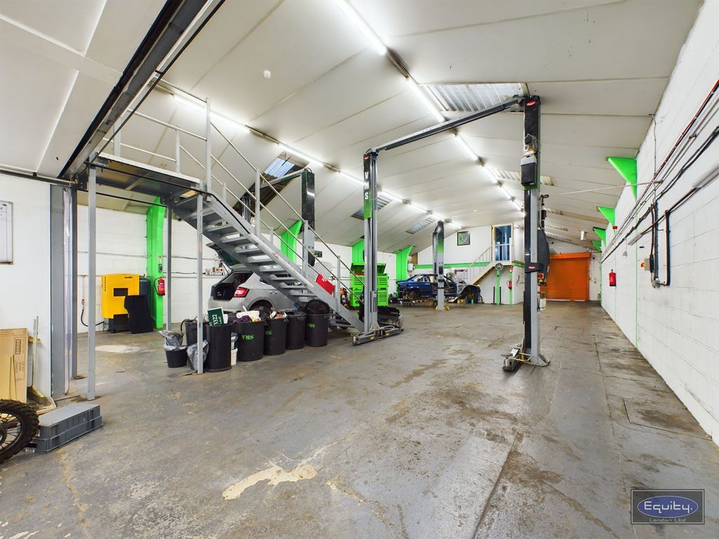 Property photo 3 of 18