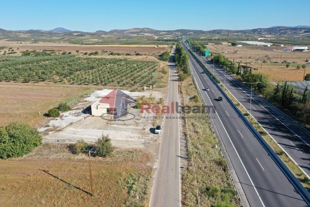 Property photo 2 of 25