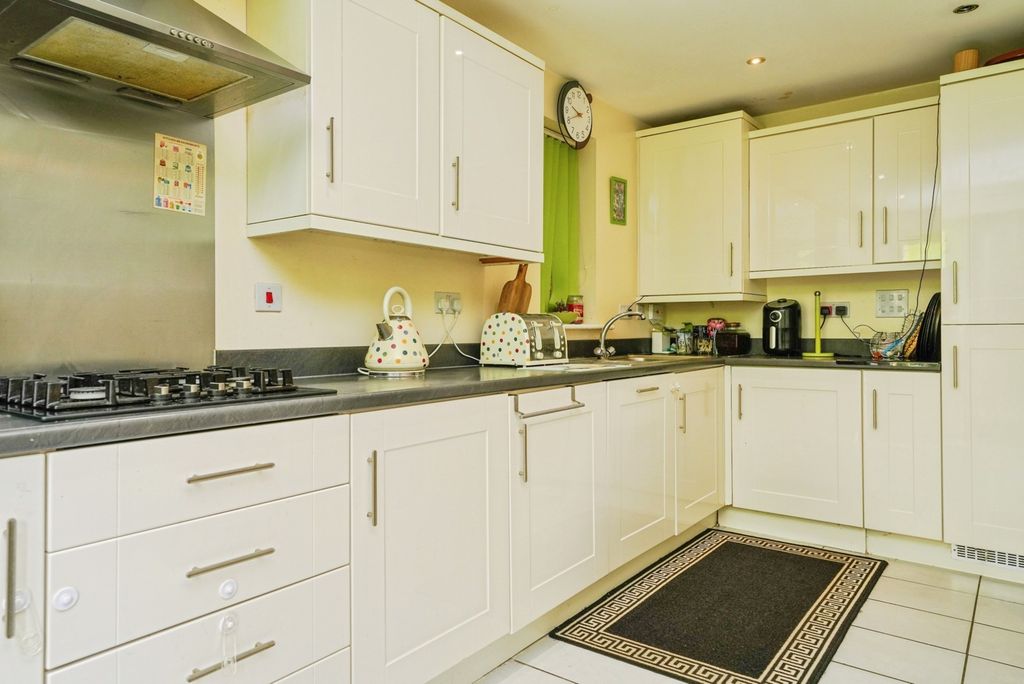 Property photo 3 of 21 Pbox-Img.Jpg