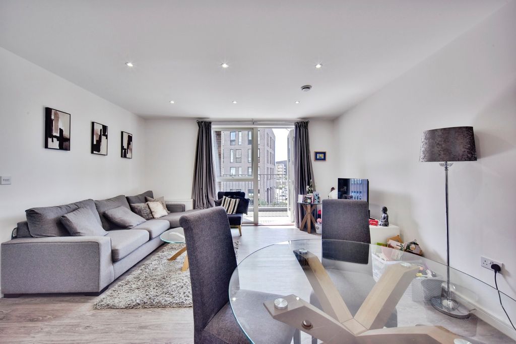 Property photo 3 of 12 Pbox-Img.Jpg