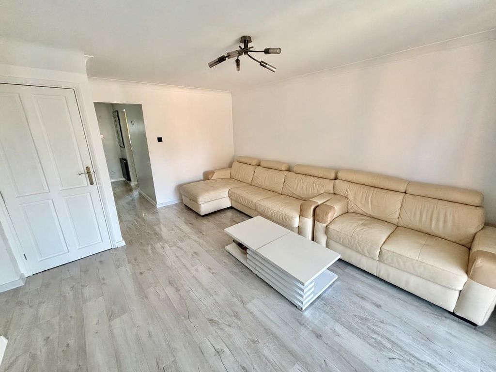 Property photo 2 of 12 d.Jpg