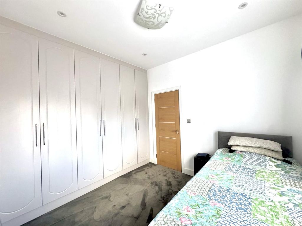 Additional image 32 of 5 bed semi-detached house for saleCheyne Walk, Croydon CR0