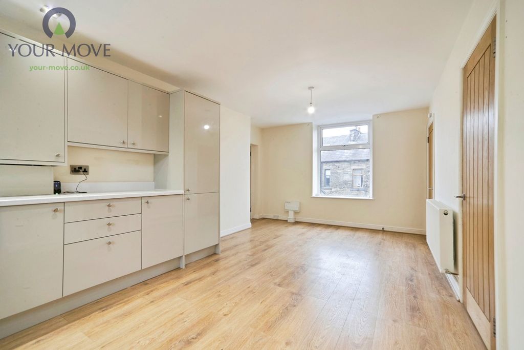 Property photo 3 of 32 Pbox-Img.Jpg
