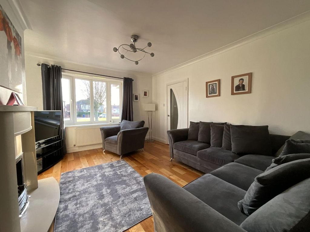 Property photo 2 of 22