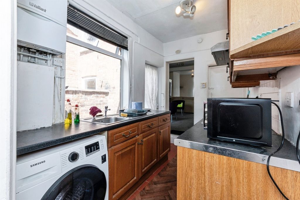 Property photo 2 of 18