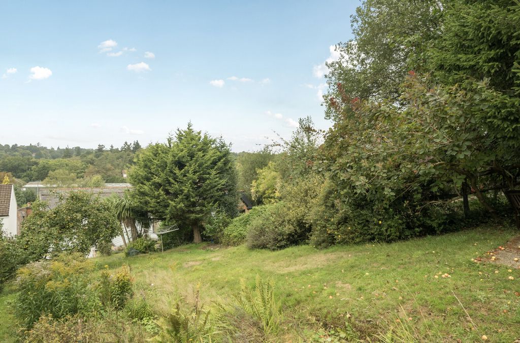 Property photo 3 of 15 1347495-4-68Bec18...