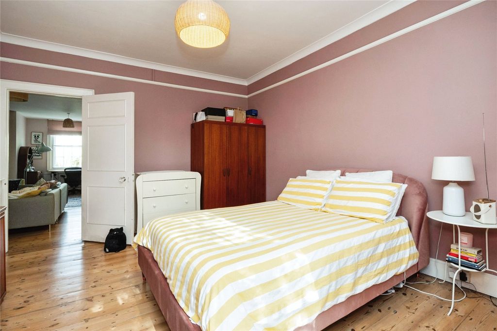 Property photo 3 of 15 Picture No. 05