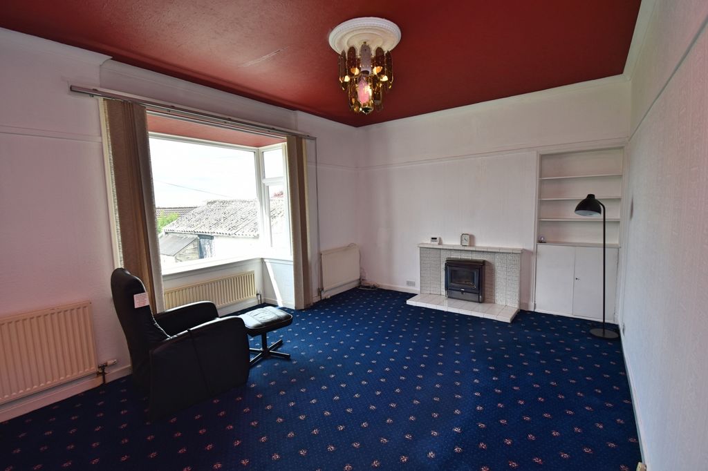 Property photo 2 of 22