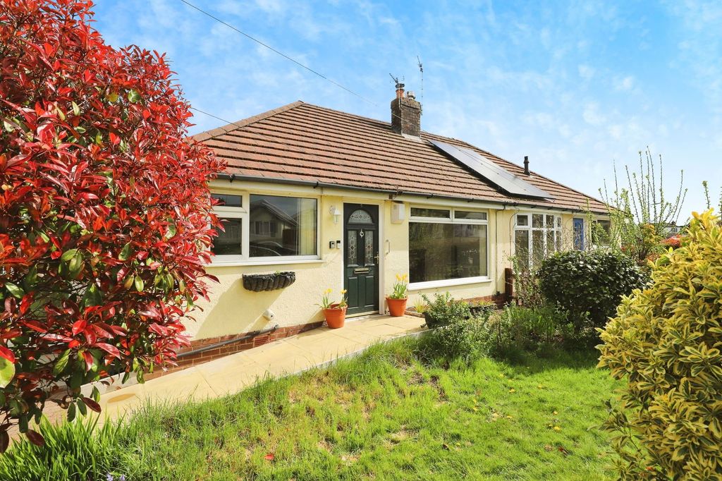 Property photo 2 of 27