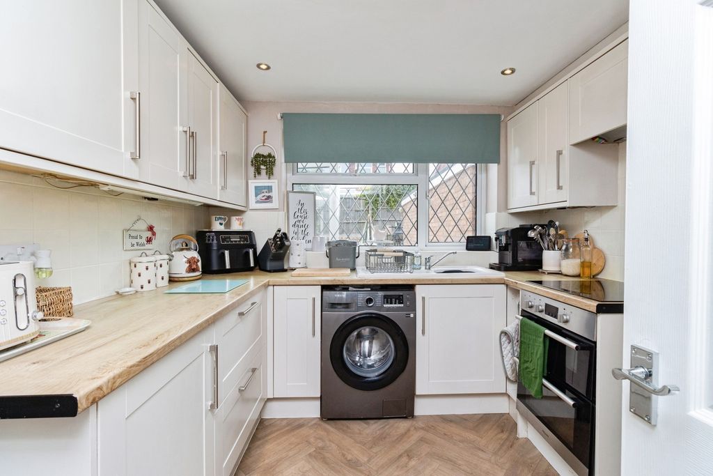 Property photo 2 of 16 Pbox-Img.Jpg
