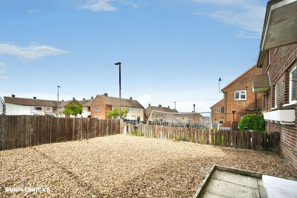 Property photo 3 of 28