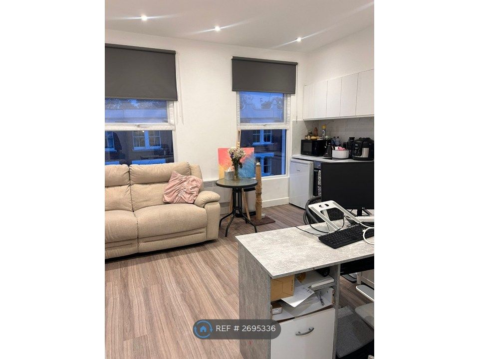 Property photo 2 of 27