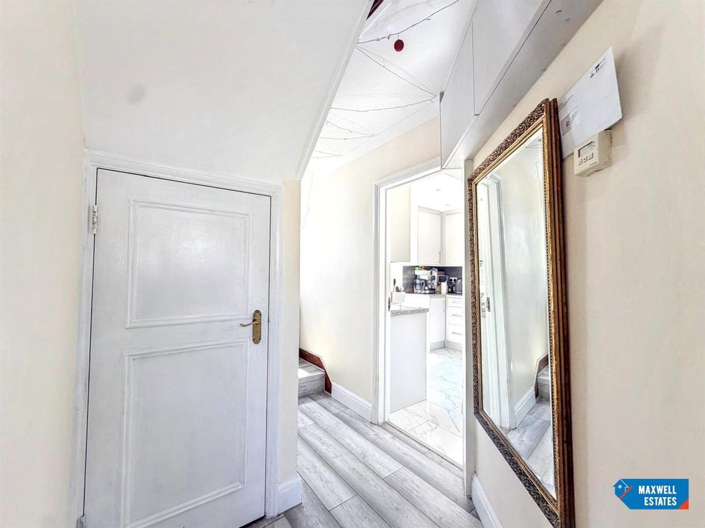 Property photo 3 of 16 Fortescue 2.Jpg