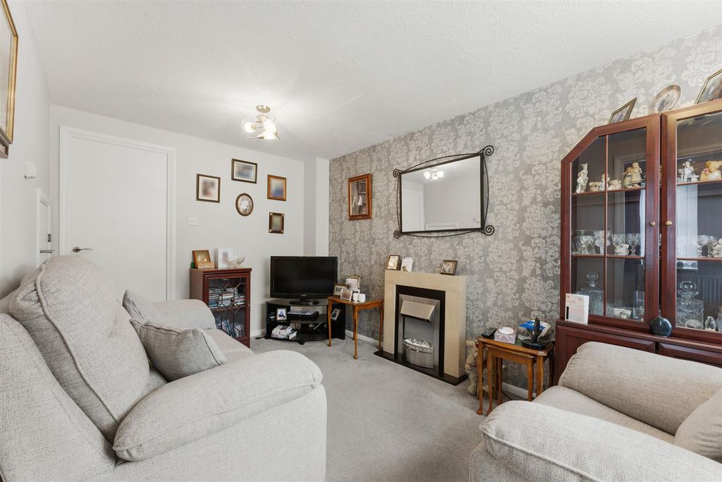 Property photo 2 of 19