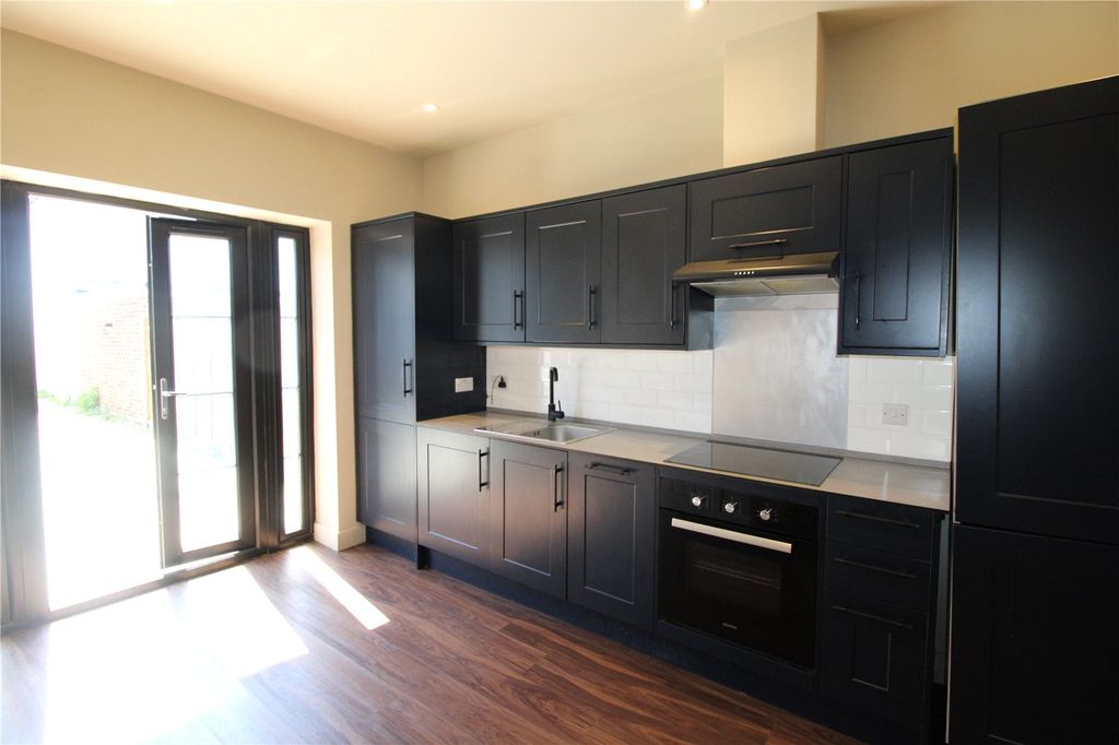 Property photo 2 of 6 Picture No. 05