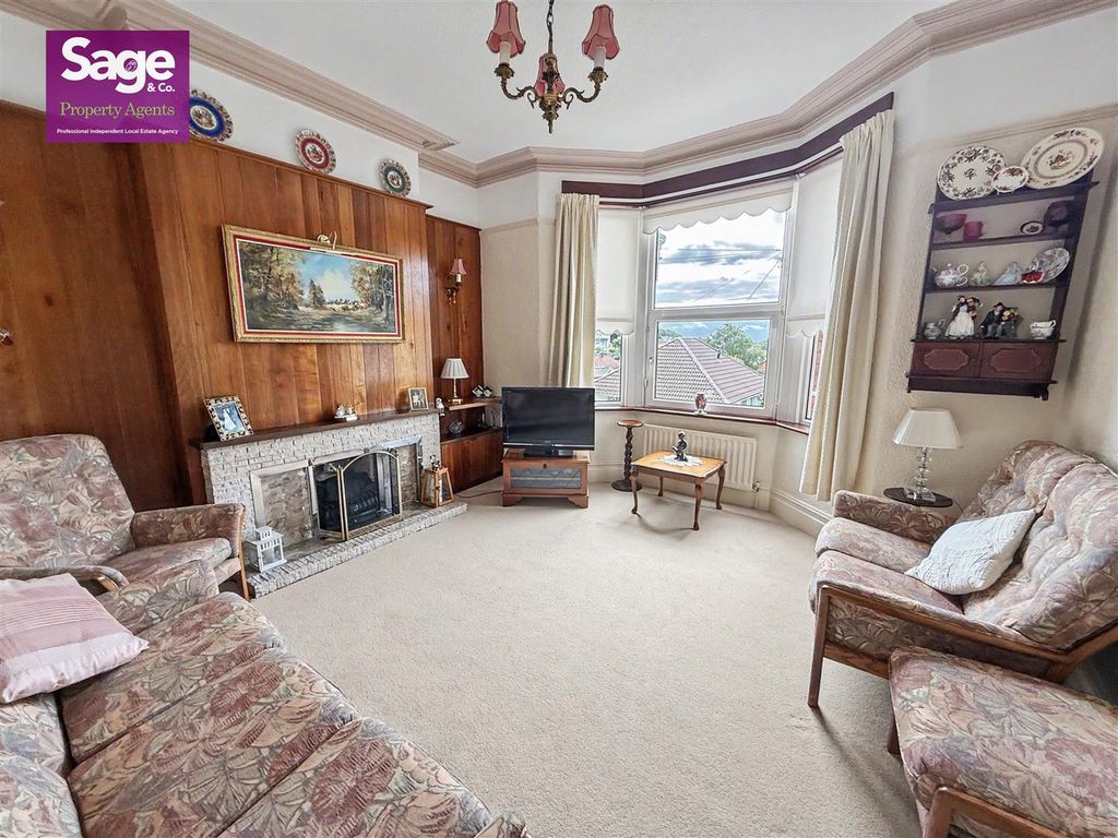 Property photo 2 of 31