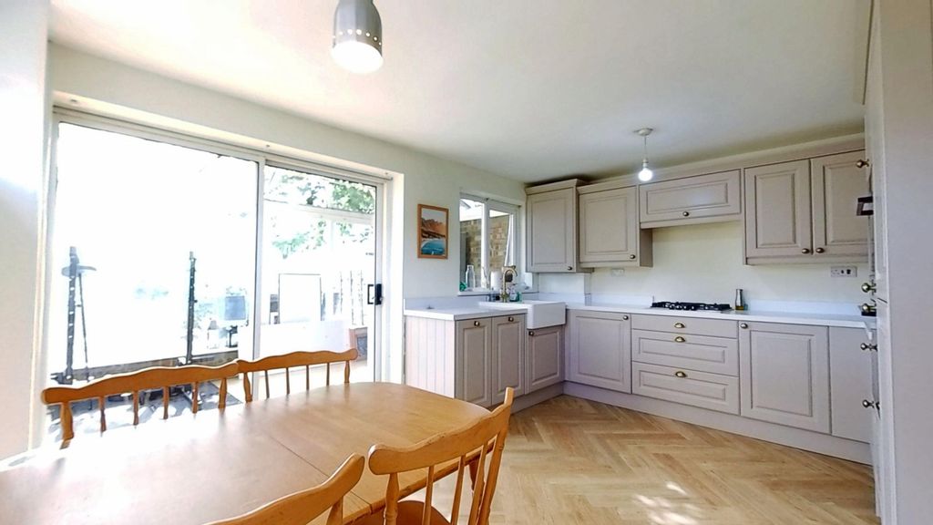 Property photo 2 of 12 Kitchen