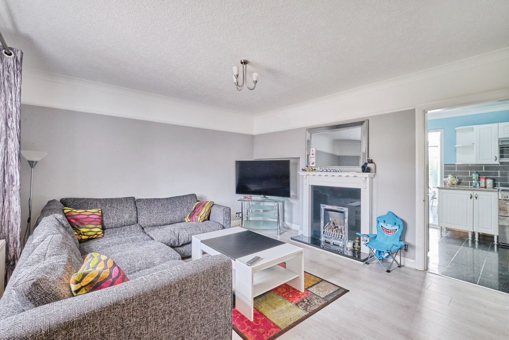 Property photo 3 of 20 Pbox-Img.Jpg