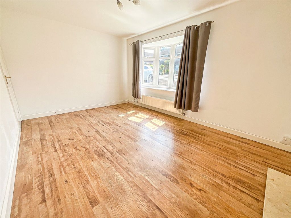 Property photo 3 of 16 Picture No. 02