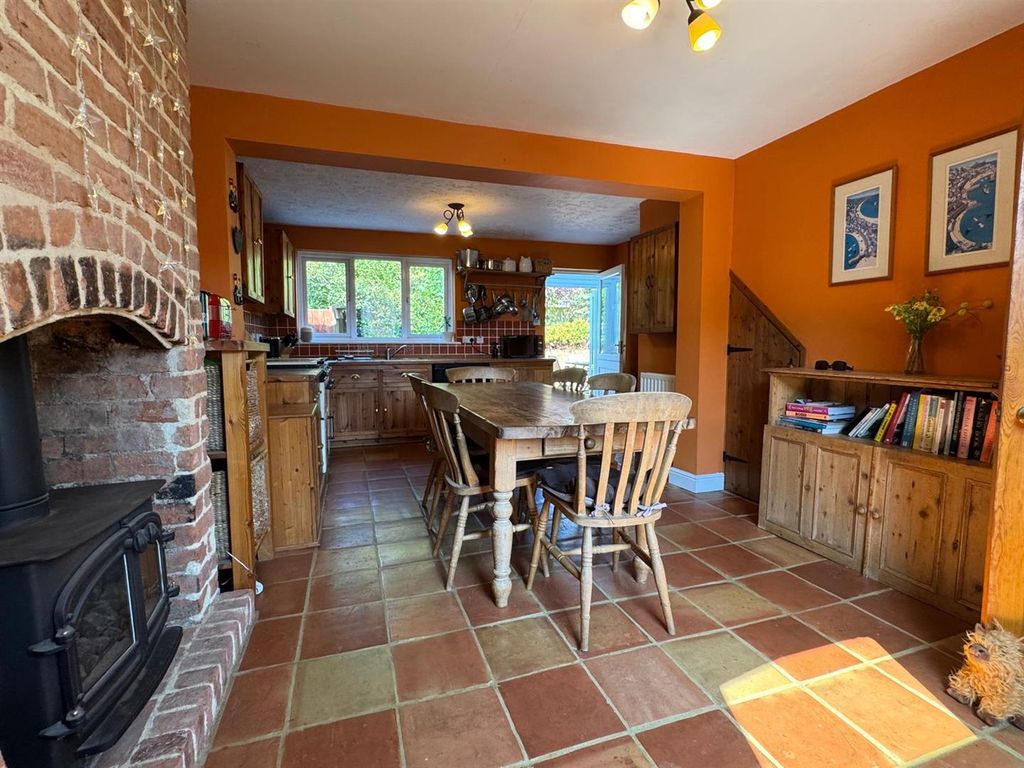 Property photo 3 of 20