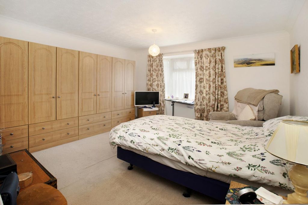 Property photo 2 of 12 Photo 8