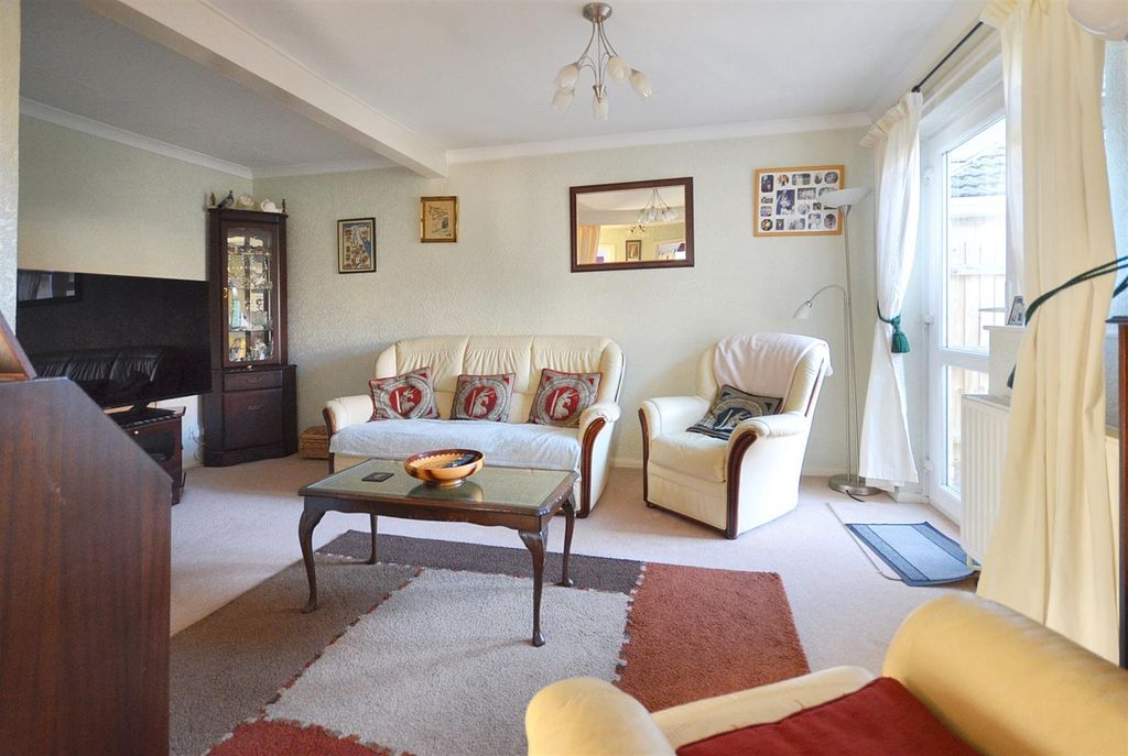 Property photo 2 of 8 Sitting Room