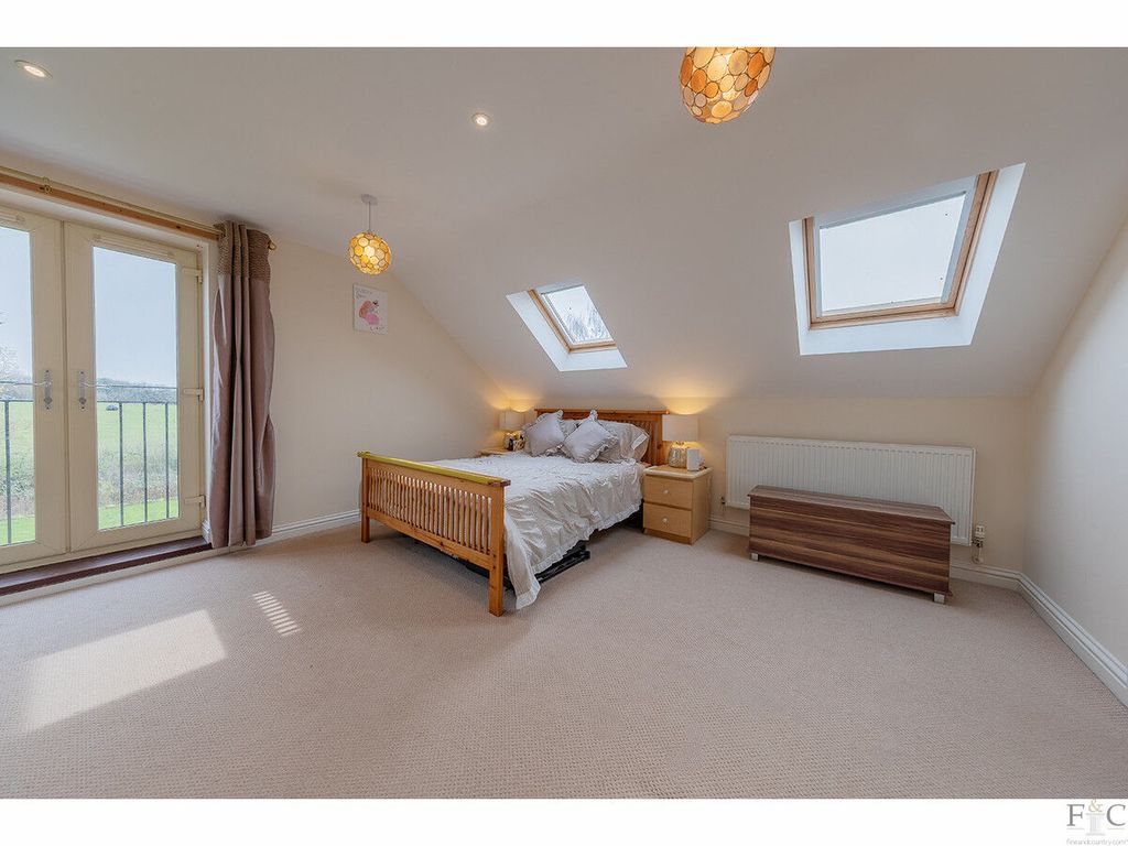 Property photo 1 of 28