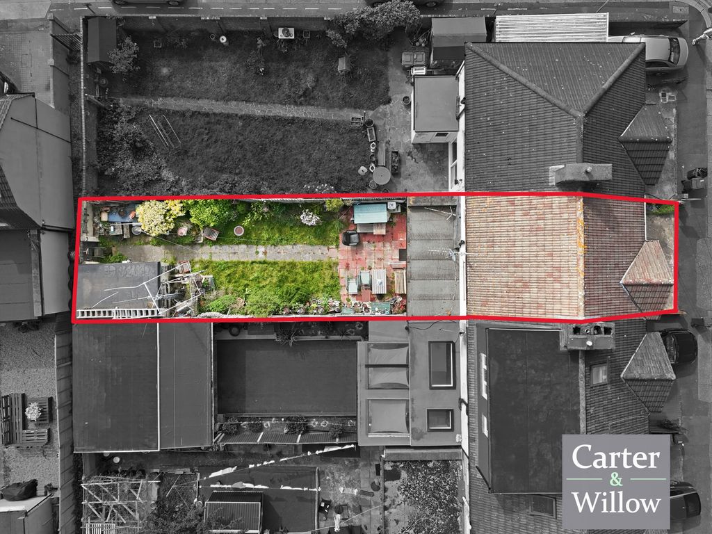 Property photo 2 of 17