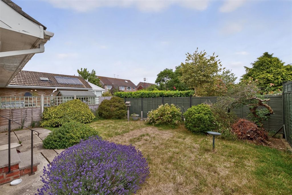 Property photo 2 of 25 For Sale By Aspire Residential | Adur Avenue