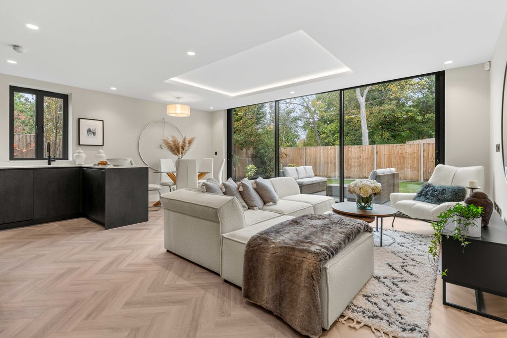 Property photo 1 of 29