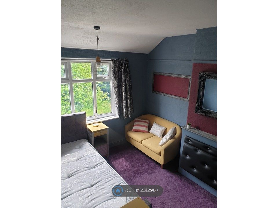 Property photo 3 of 5
