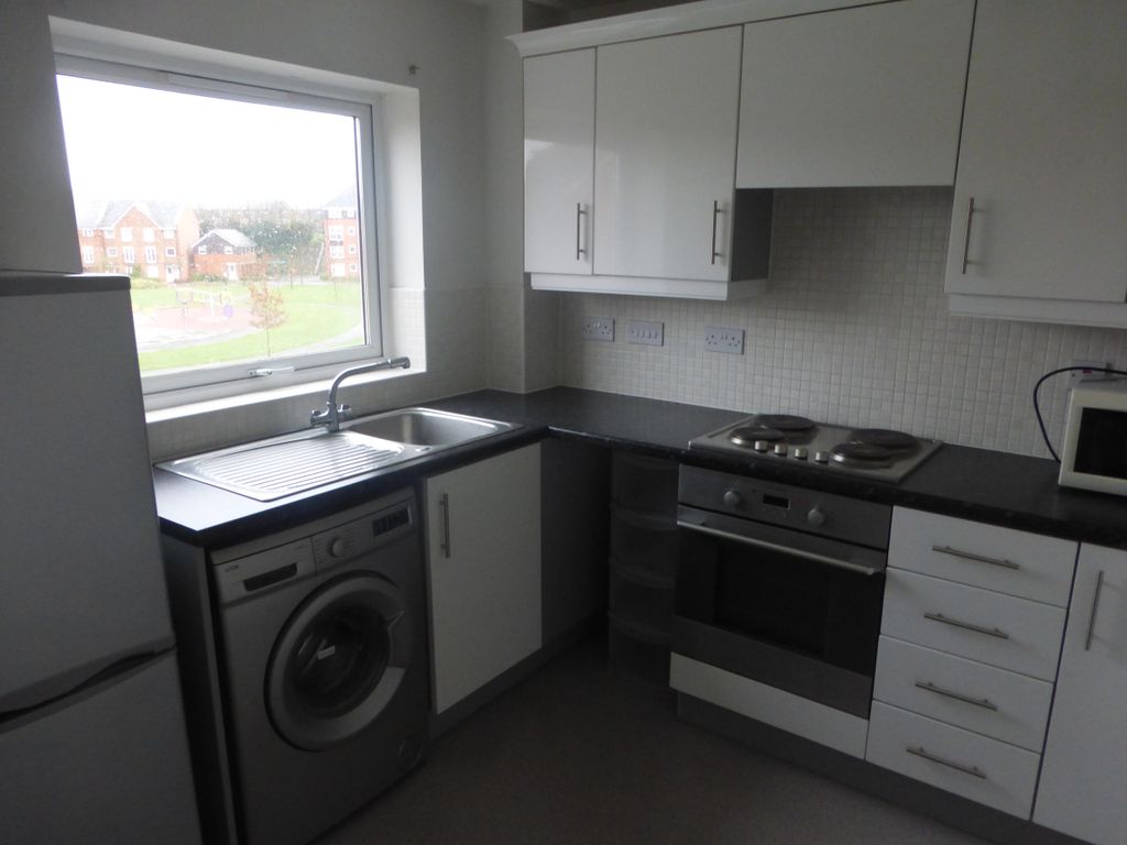 Property photo 2 of 8 Kitchen