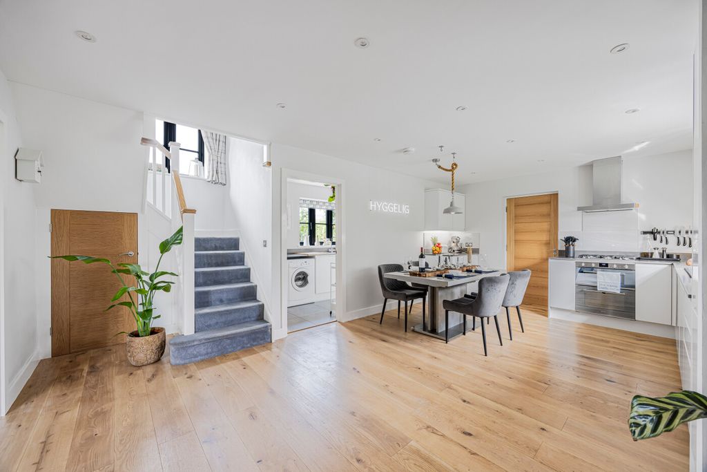 Property photo 3 of 37 4_63198