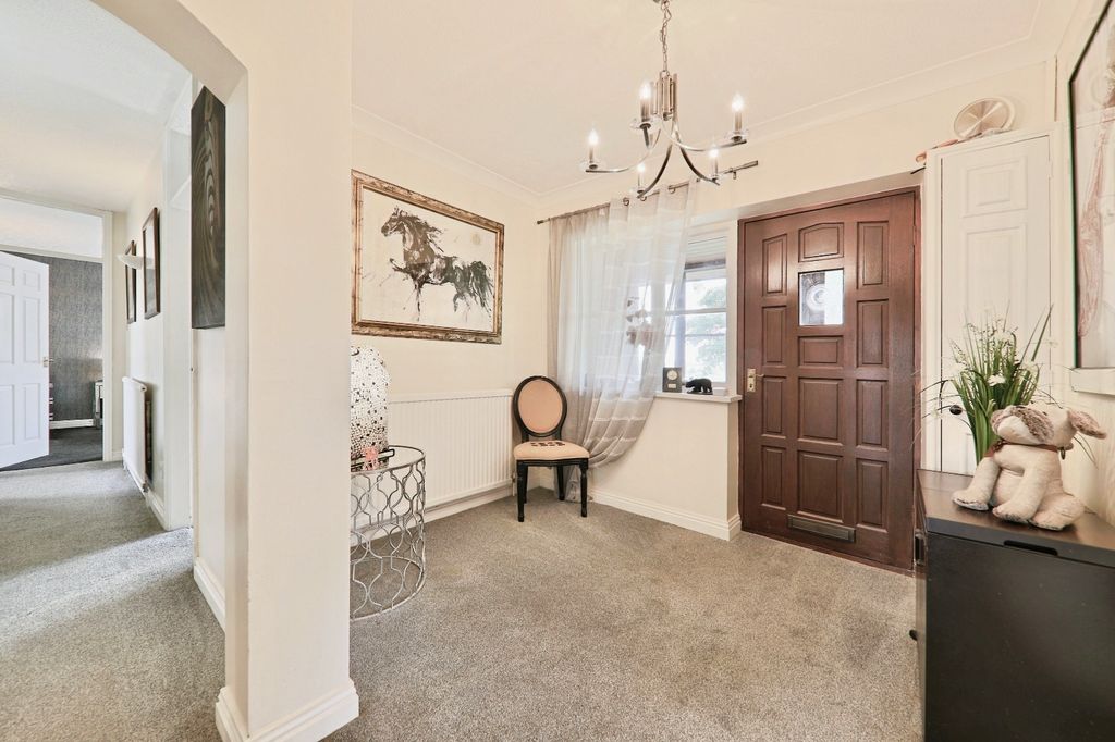 Property photo 2 of 39 4457096