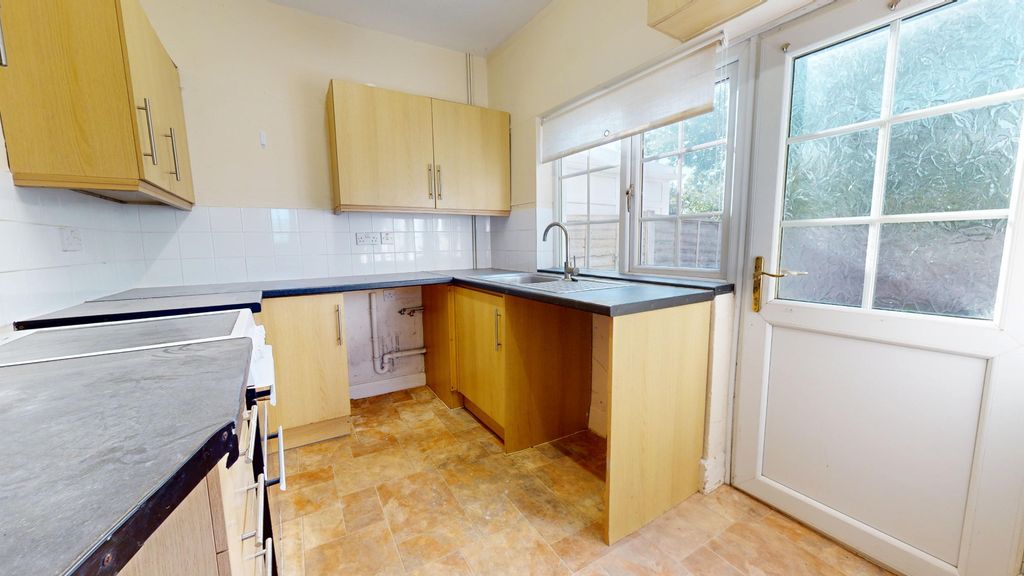 Property photo 2 of 20 4564062