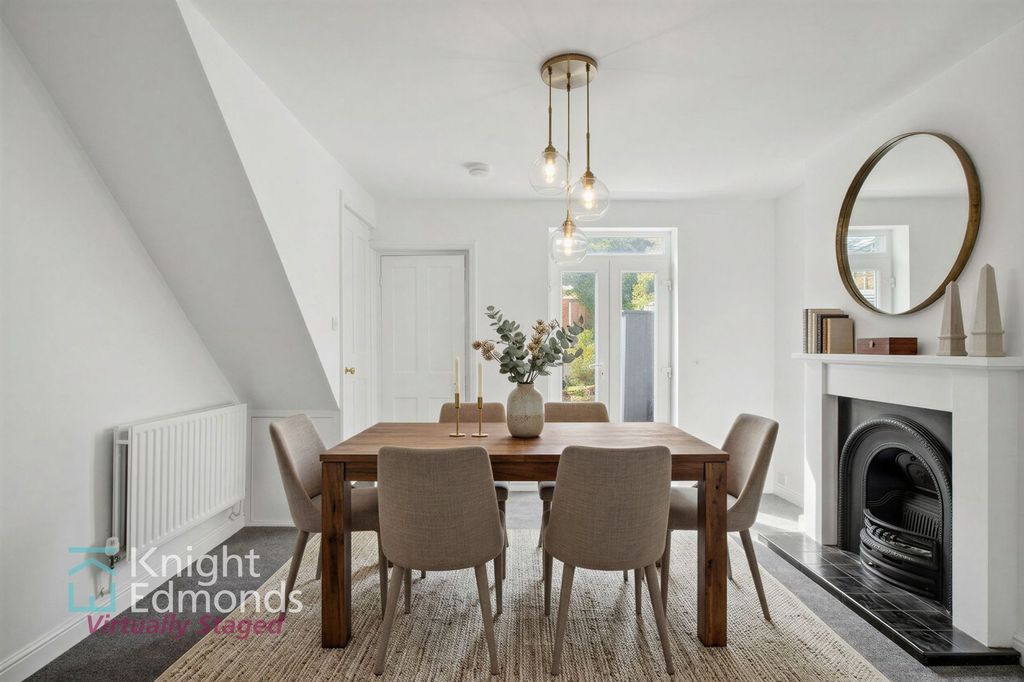 Property photo 2 of 11 Dining Room