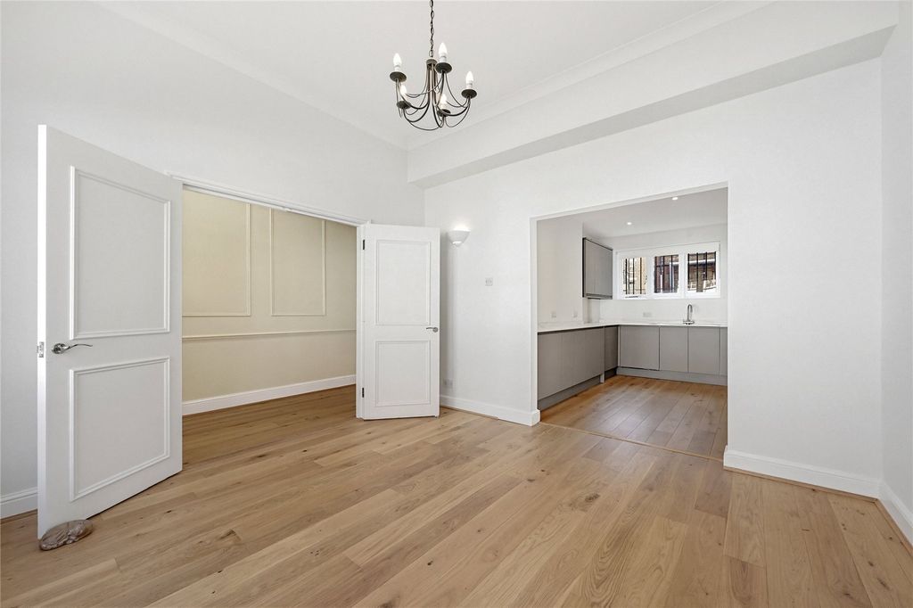 Property photo 3 of 20 Picture No. 04