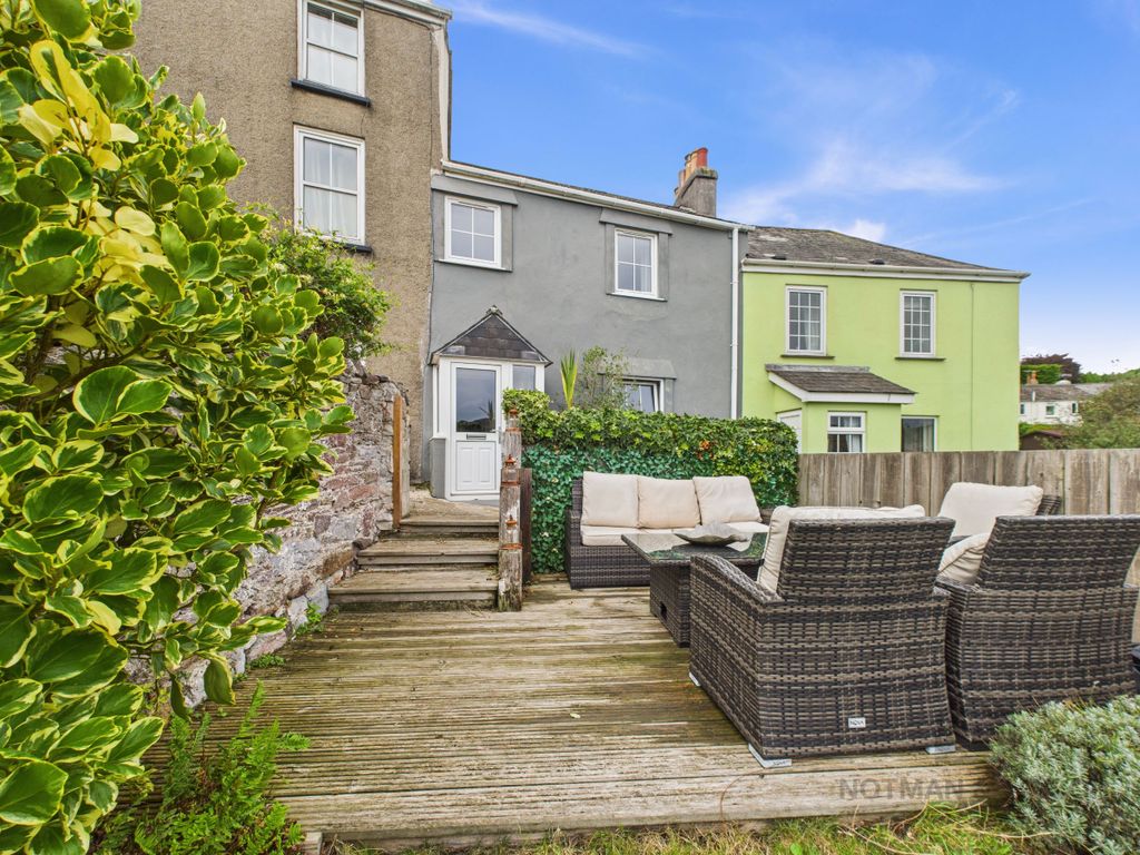 Property photo 1 of 28