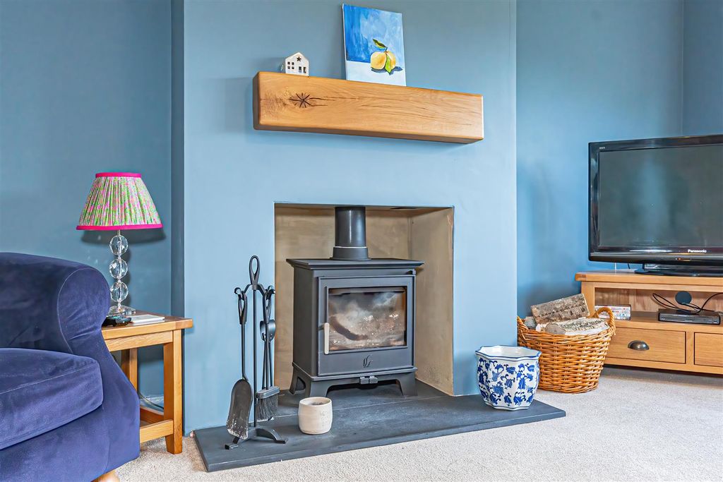 Property photo 3 of 12