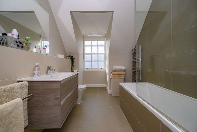 Property photo 3 of 16 Bathroom