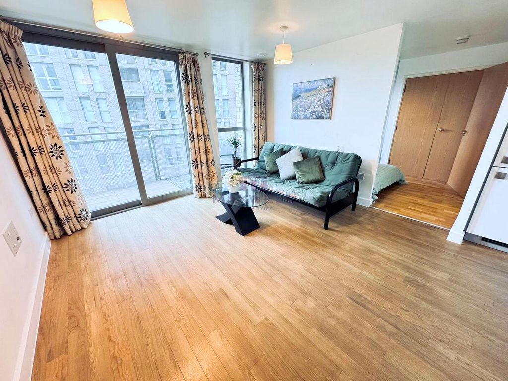 Property photo 1 of 16 For Sale, Buy - Studio In London, Lewisham, Se13 - Maxwellproproperties.Co.uk