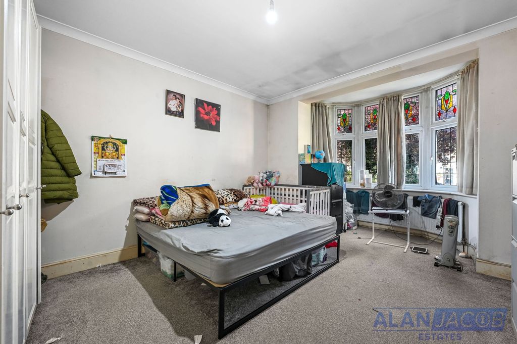 Property photo 2 of 26
