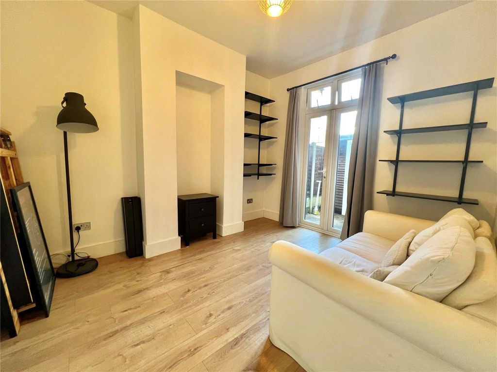 Property photo 3 of 14 Picture No. 06