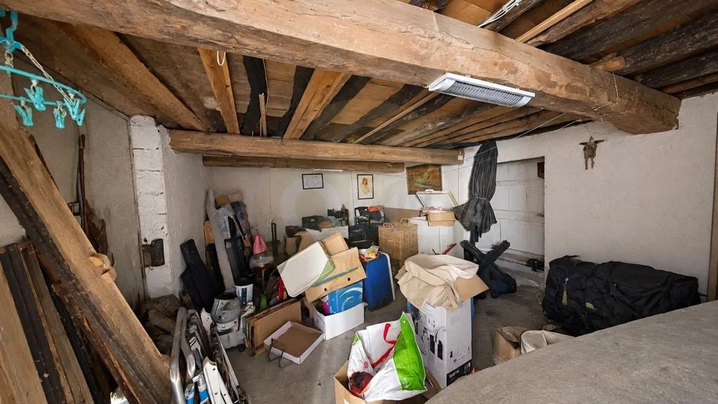 Property photo 3 of 42