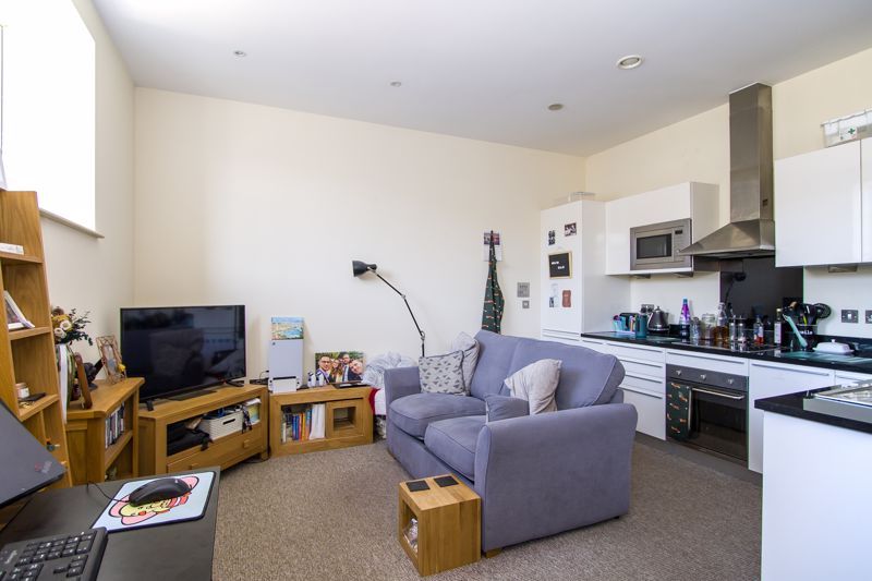 Property photo 2 of 11 Photo 1