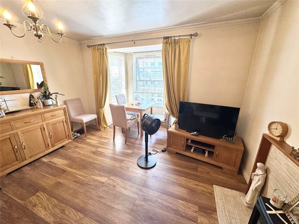 Property photo 2 of 12 Picture No. 14