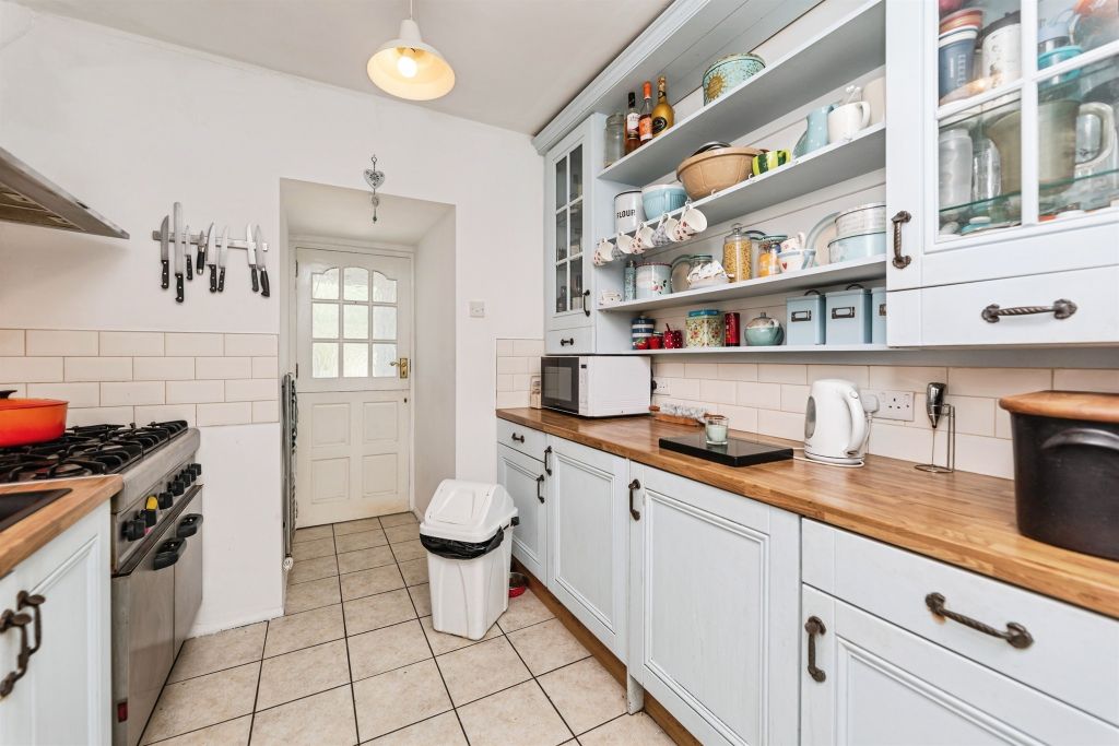 Property photo 2 of 17