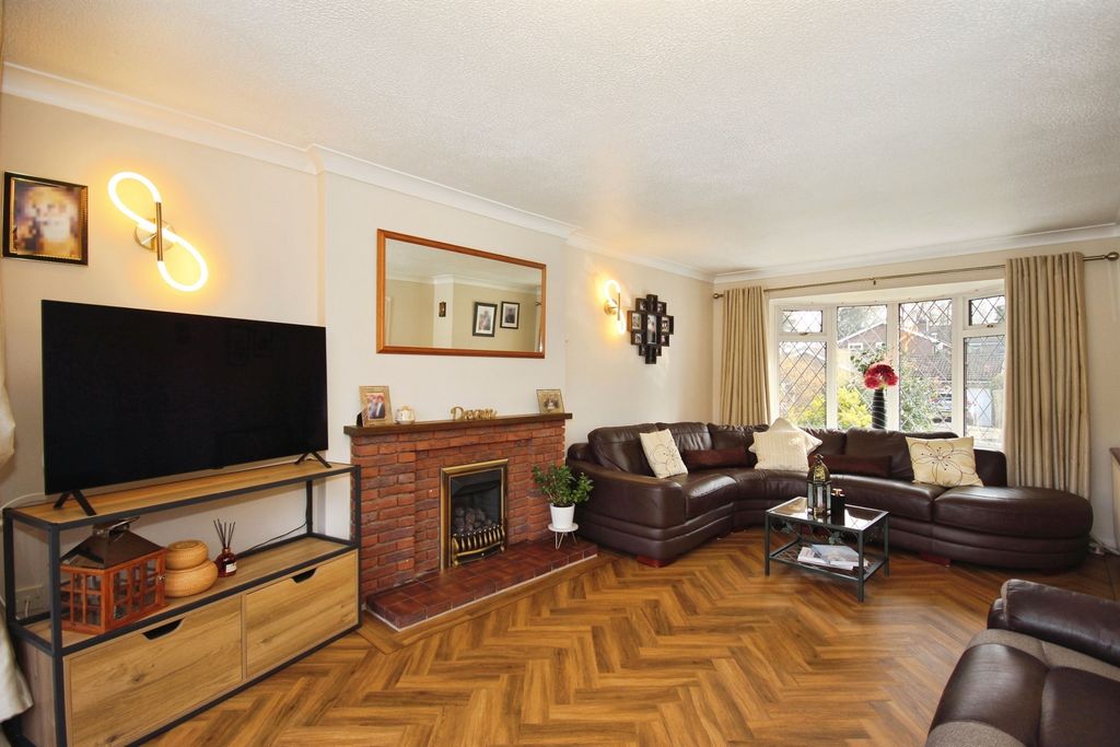 Property photo 2 of 20